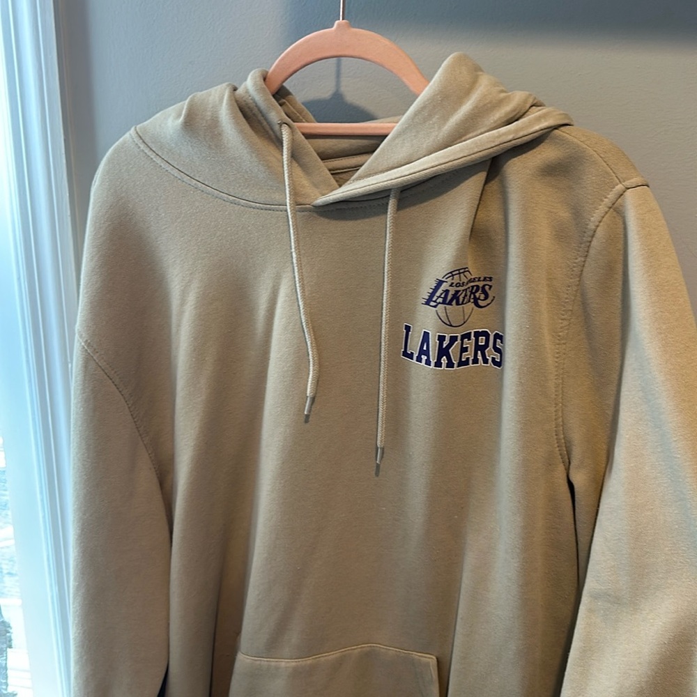 urban outfitters los angeles lakers hoodie